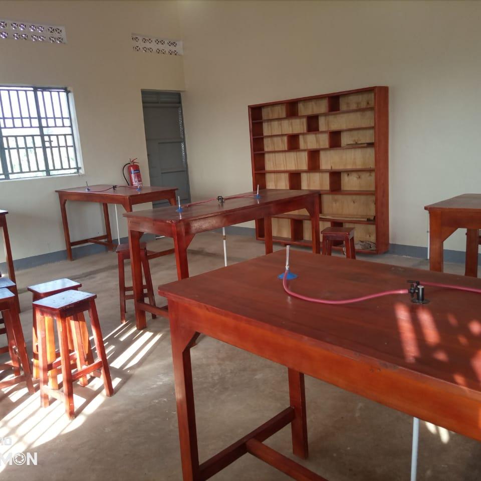 Dank der Spendengelder vom Lauf für Uganda 2.0 konnte das Labor der weiterführenden Schule in Busagula fertiggestellt werden